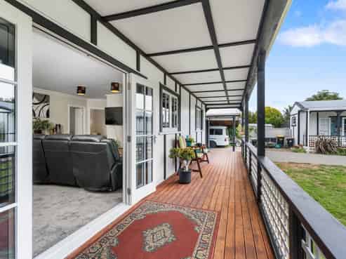 25B Clifton Avenue, Carterton
