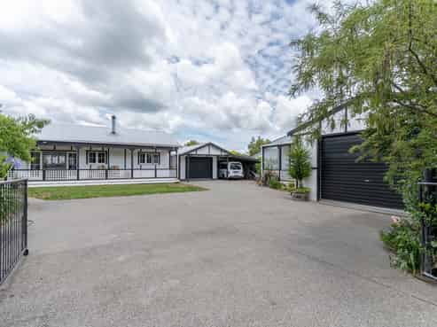 25B Clifton Avenue, Carterton