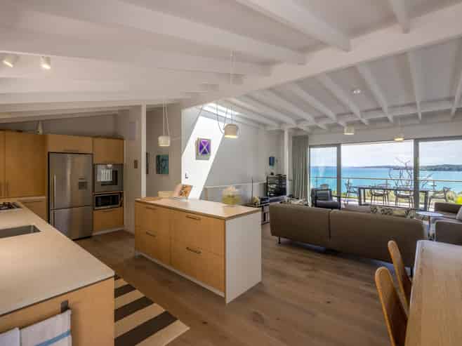 45 Kennedy Point Road, Surfdale