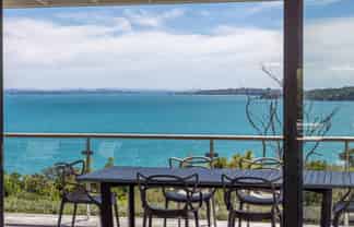 45 Kennedy Point Road, Surfdale