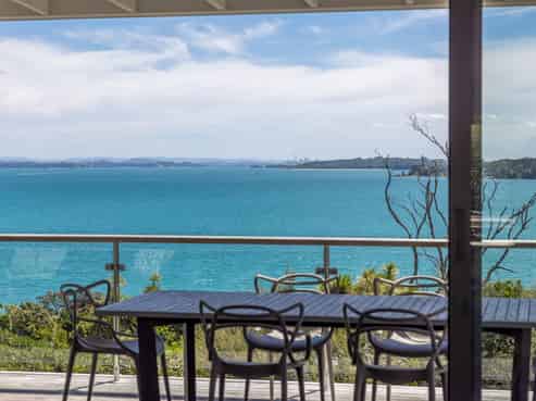 45 Kennedy Point Road, Surfdale