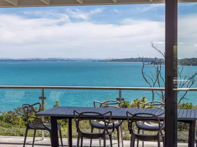 45 Kennedy Point Road, Surfdale