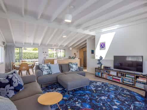 45 Kennedy Point Road, Surfdale