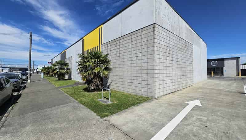 1 and 2/11-13 Wakefield Street, Onekawa