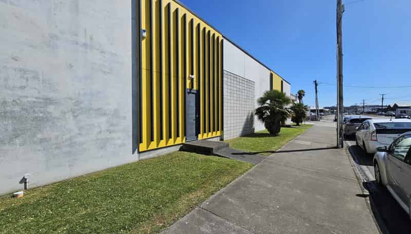1 and 2/11-13 Wakefield Street, Onekawa