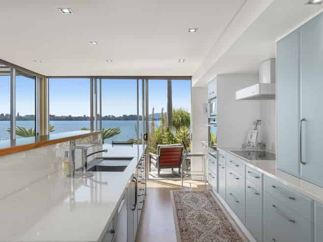 5a Sixth Avenue, Avenues