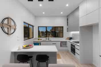 937E Whangaparaoa Road, Manly