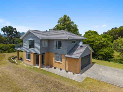 25 Karoro Road, One Tree Point