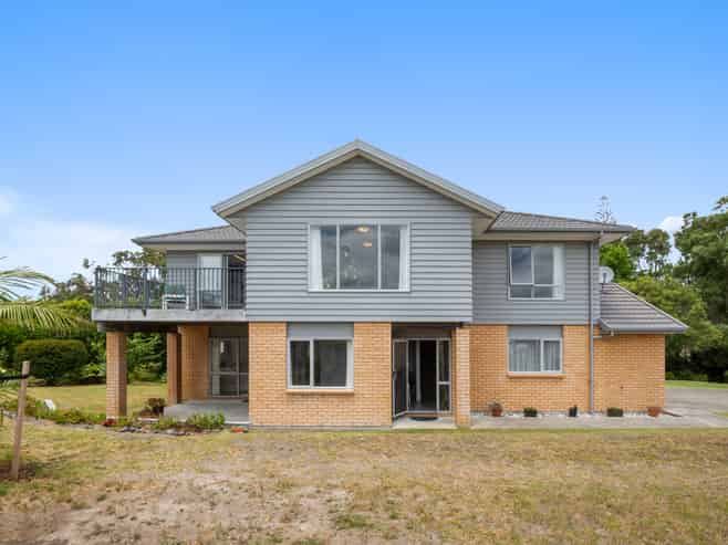 25 Karoro Road, One Tree Point
