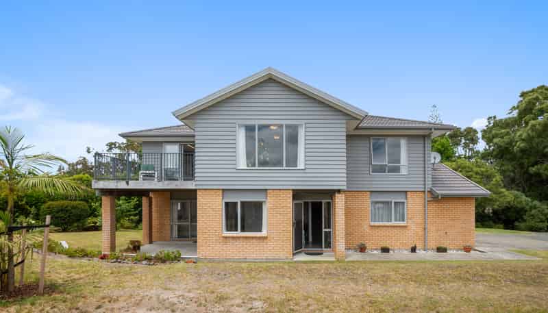 25 Karoro Road, One Tree Point