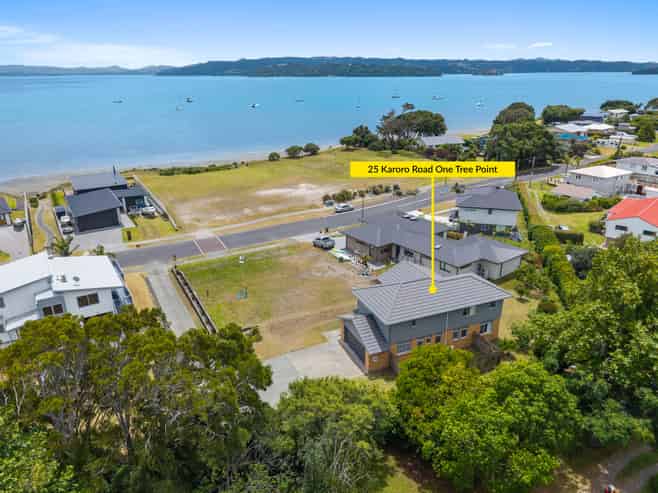 25 Karoro Road, One Tree Point