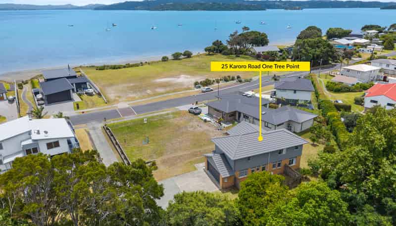 25 Karoro Road, One Tree Point