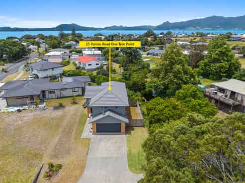 25 Karoro Road, One Tree Point