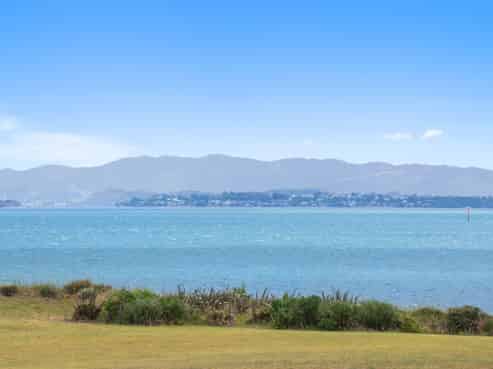 25 Karoro Road, One Tree Point