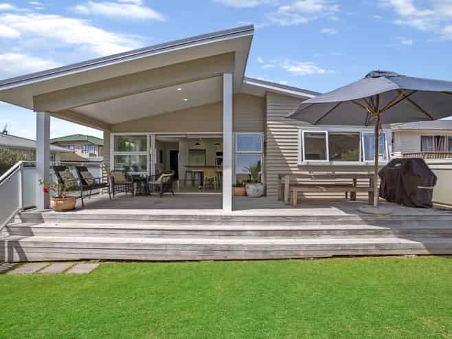 20 Howard Hunter Avenue, Saint Johns