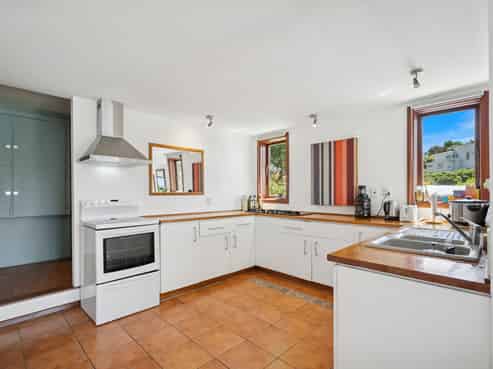 49 Hungerford Road, Lyall Bay