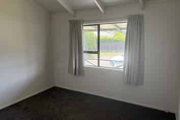 26A Hennessey Street East (left), Foxton Beach