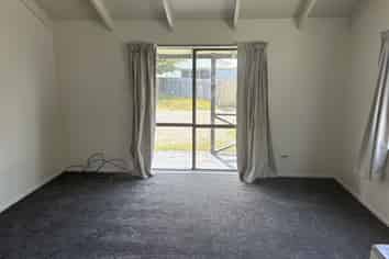 26A Hennessey Street East (left), Foxton Beach