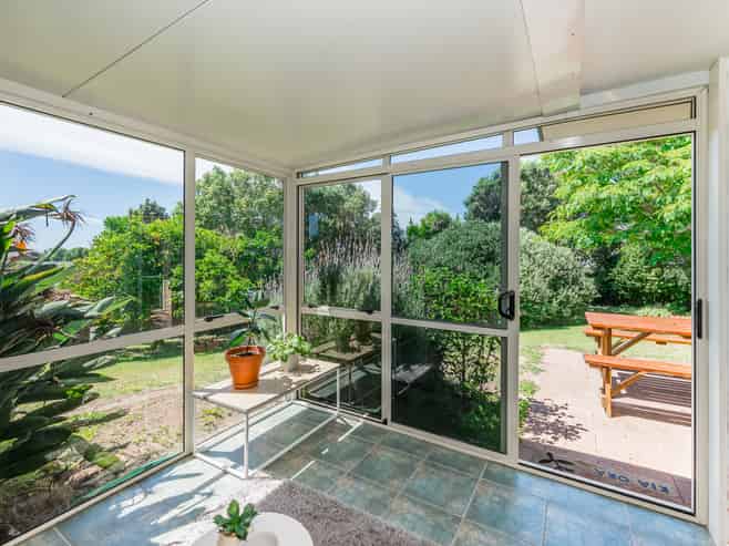 10 Crown Hill, Paraparaumu