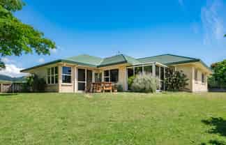 10 Crown Hill, Paraparaumu