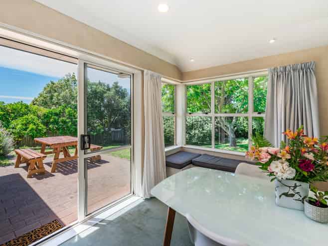 10 Crown Hill, Paraparaumu