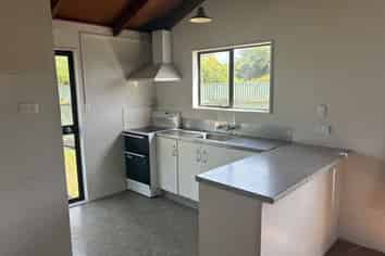 26B Hennessey Street East (right), Foxton Beach