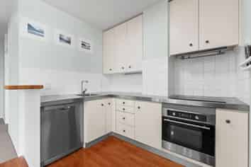 4E/15 Augustus Terrace, Parnell