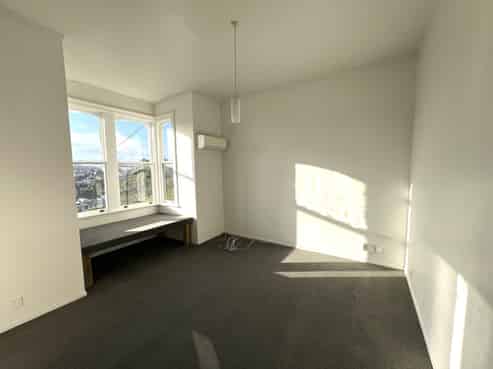 3 Maarama Cres (Lower Flat), Aro Valley