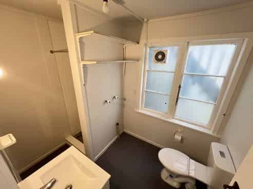 3 Maarama Cres (Lower Flat), Aro Valley