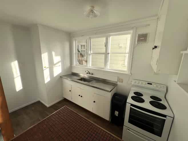 3 Maarama Cres (Lower Flat), Aro Valley