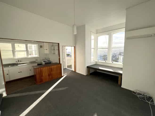 3 Maarama Cres (Lower Flat), Aro Valley