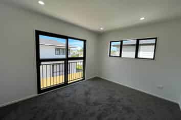 7B Chelburn Crescent, Mangere East