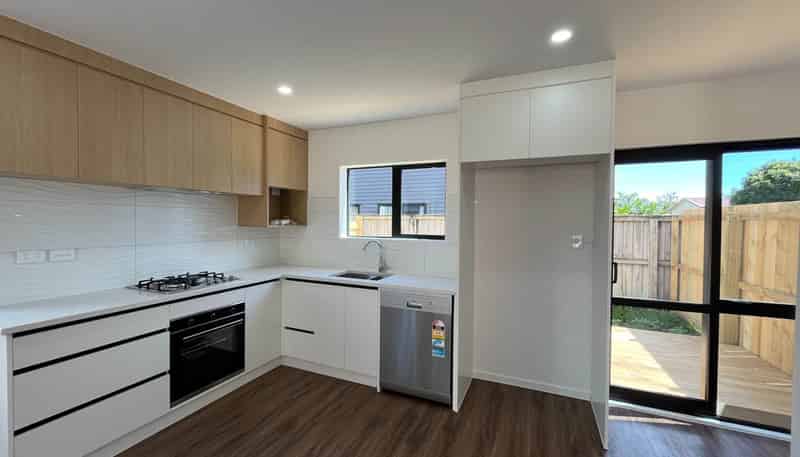 7B Chelburn Crescent, Mangere East