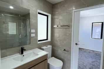 7B Chelburn Crescent, Mangere East