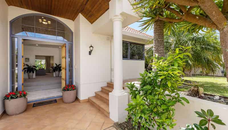 5 Kahala Place, West Harbour