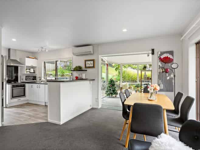 2/43 Seaton Road, Murrays Bay