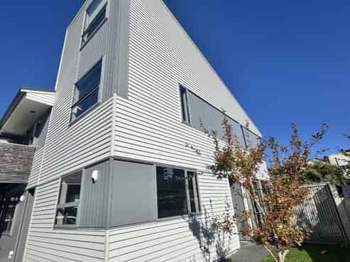 19/31 Princess Terrace, Newtown