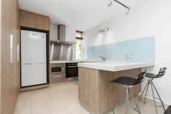 2/123 Owens Road, Epsom