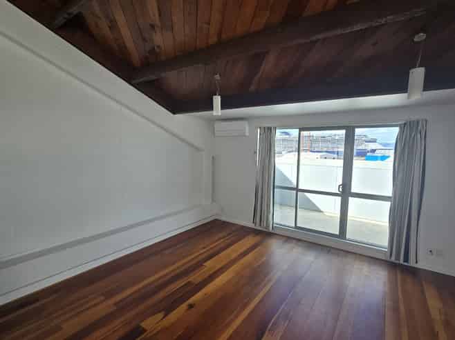 8/220 Thorndon Quay , Thorndon