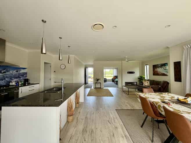 16 Huka Heights Drive, Rangatira Park