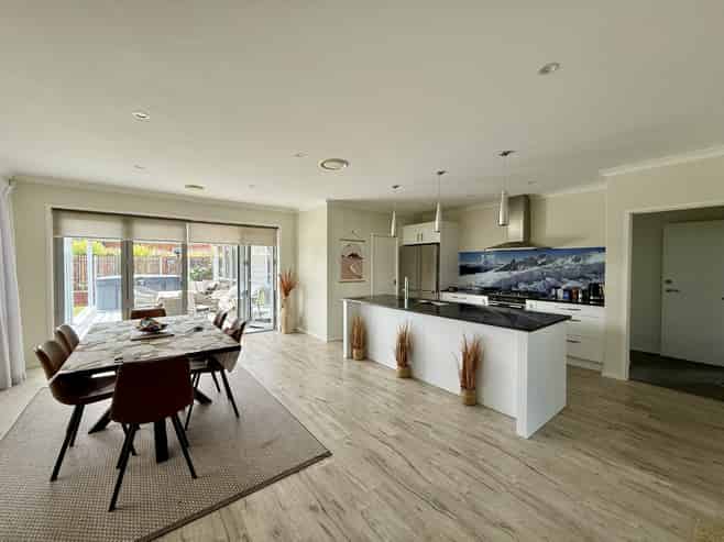 16 Huka Heights Drive, Rangatira Park