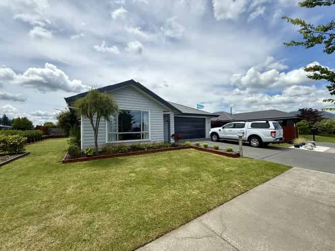 16 Huka Heights Drive, Rangatira Park