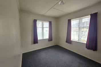 33 Main Road, Wainuiomata