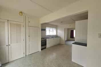 33 Main Road, Wainuiomata