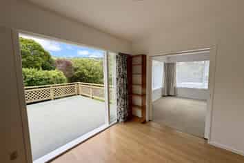 135 Taylor Terrace, Tawa