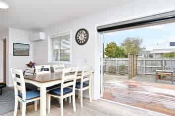 1/69 Brockworth Place, Riccarton