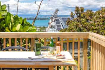 21 Tiri Road, Oneroa