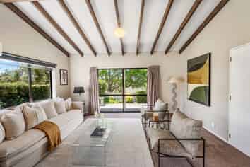 2/24 Durham Drive, Havelock North