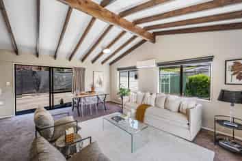 2/24 Durham Drive, Havelock North