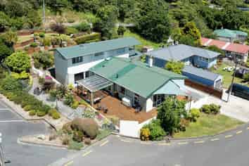 8 Boscobel Lane, Tawa